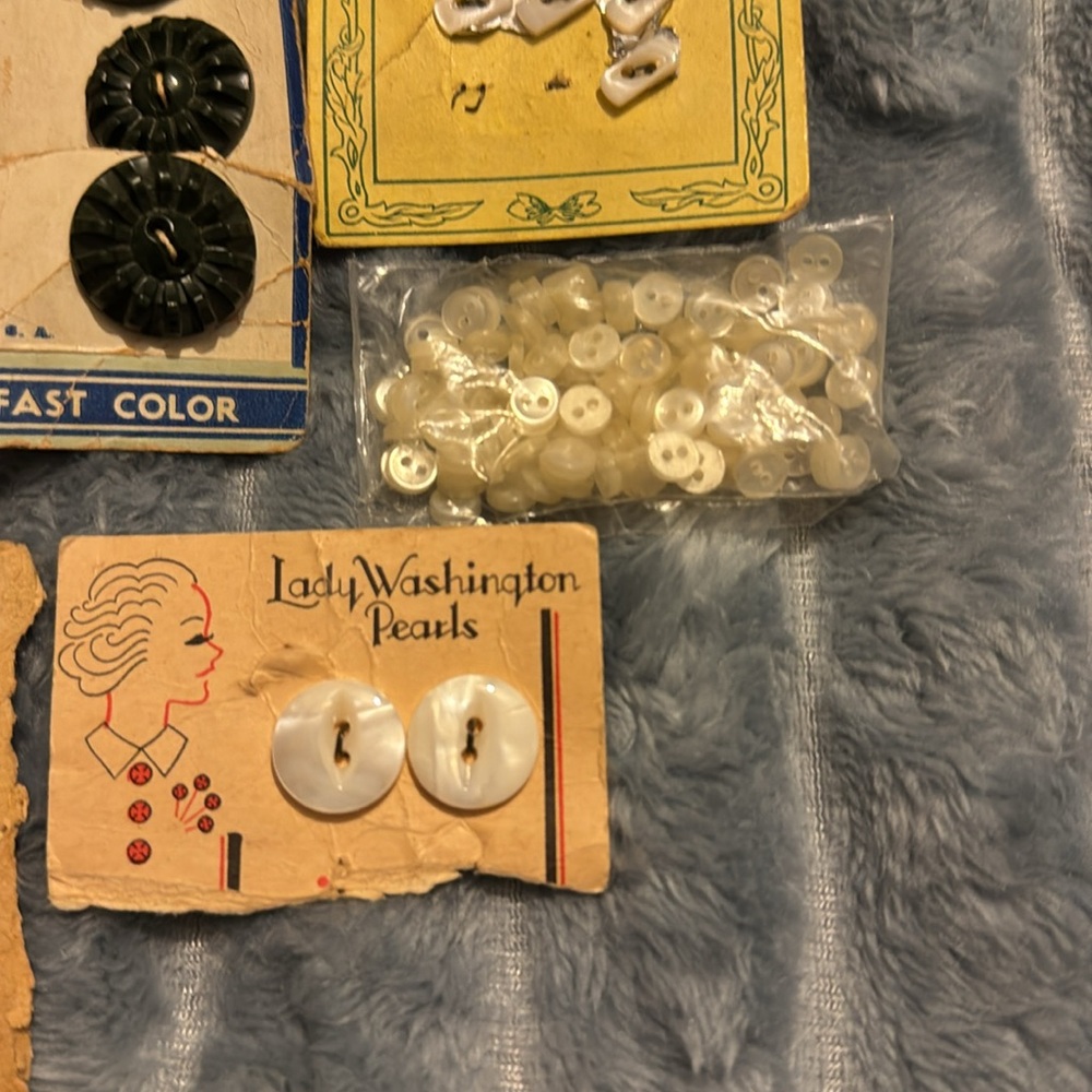 Lot of vintage buttons - Picture 7 of 10
